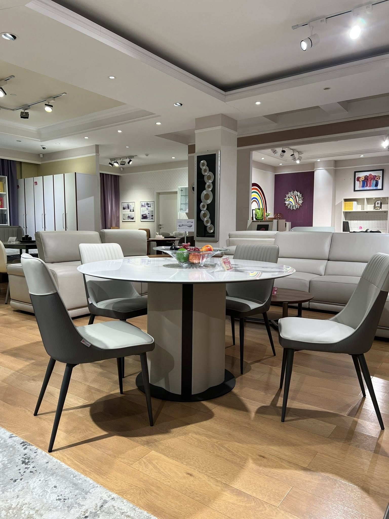 Зочны ширээ, сандал